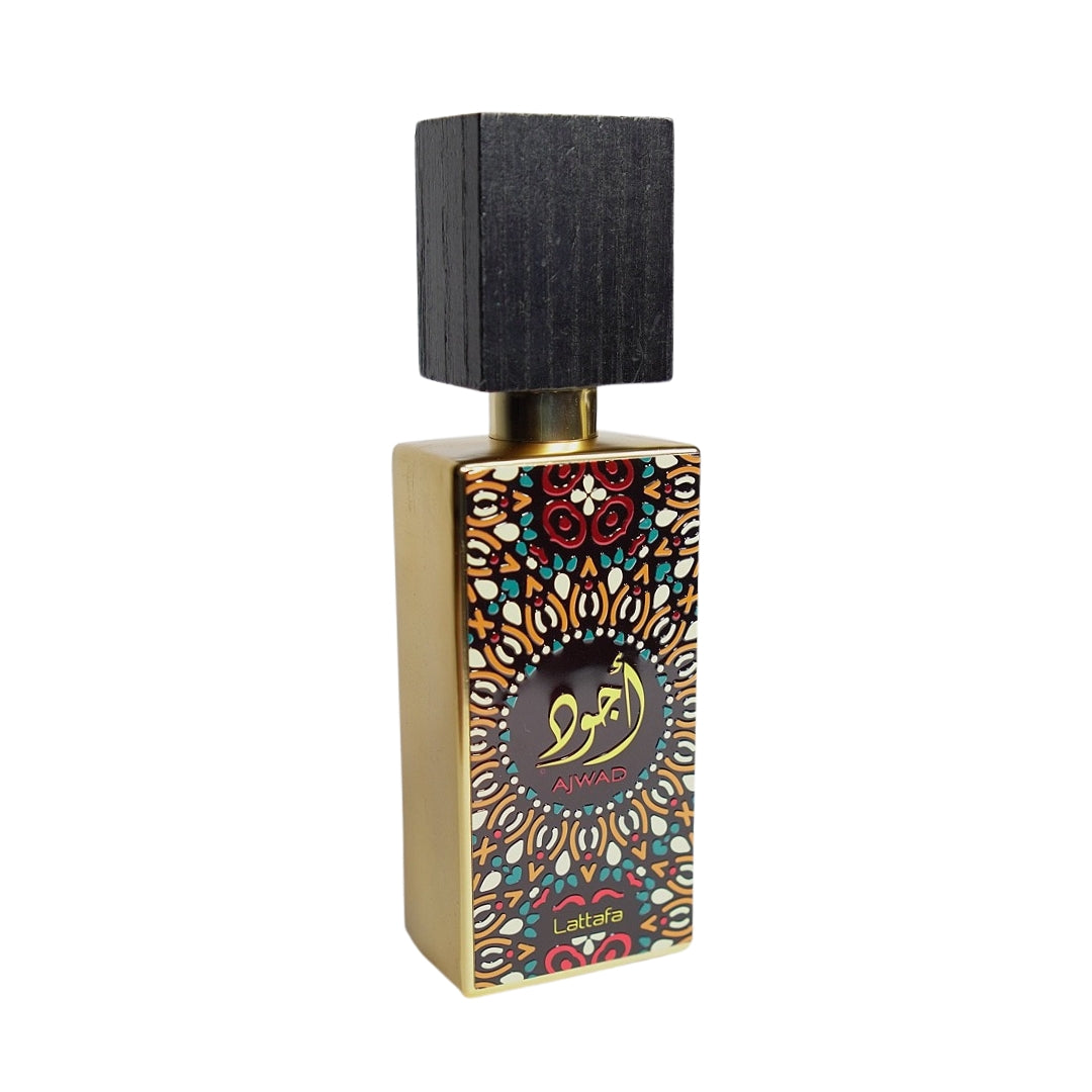 frasco Perfume Lattafa Ajwad Unissex Eau de Parfum frente fundo branco