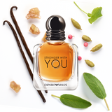 frasco Perfume Masculino Emporio Armani Stronger With You Eau de Toilette detalhe do frasco