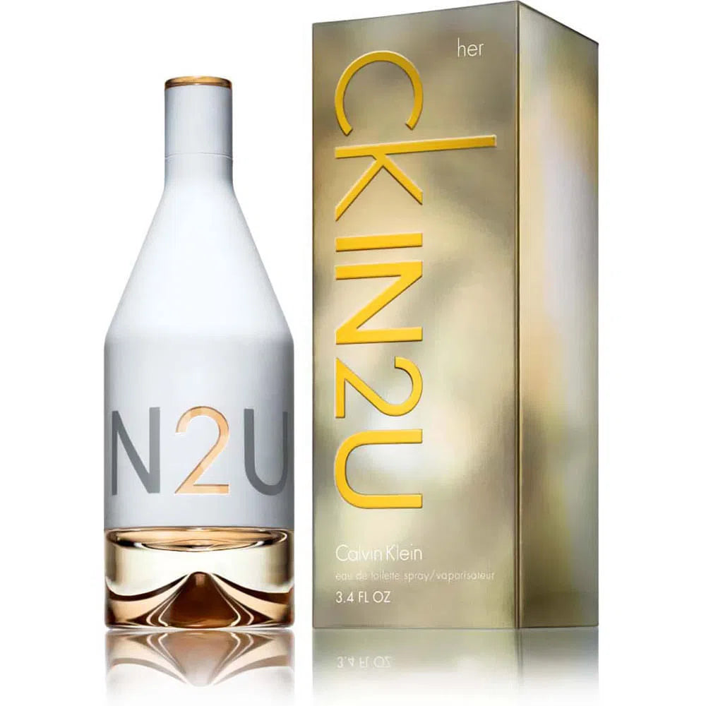 frasco Perfume Feminino Calvin Klein Ck In2U Eau de Toilette detalhe lateral