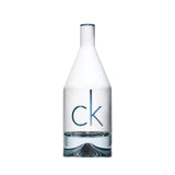 frasco Perfume Masculino Calvin Klein Ck In2U Eau de Toilette frente fundo branco